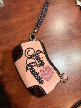 Juicy Couture Y2K dead stock authentic 
 pink and brown wristlet with charm